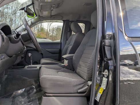 Used 2018 Nissan Frontier SV w/ Value Truck Package image 12