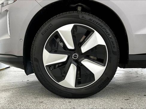New 2026 Volvo EX90 Plus RWD image 34