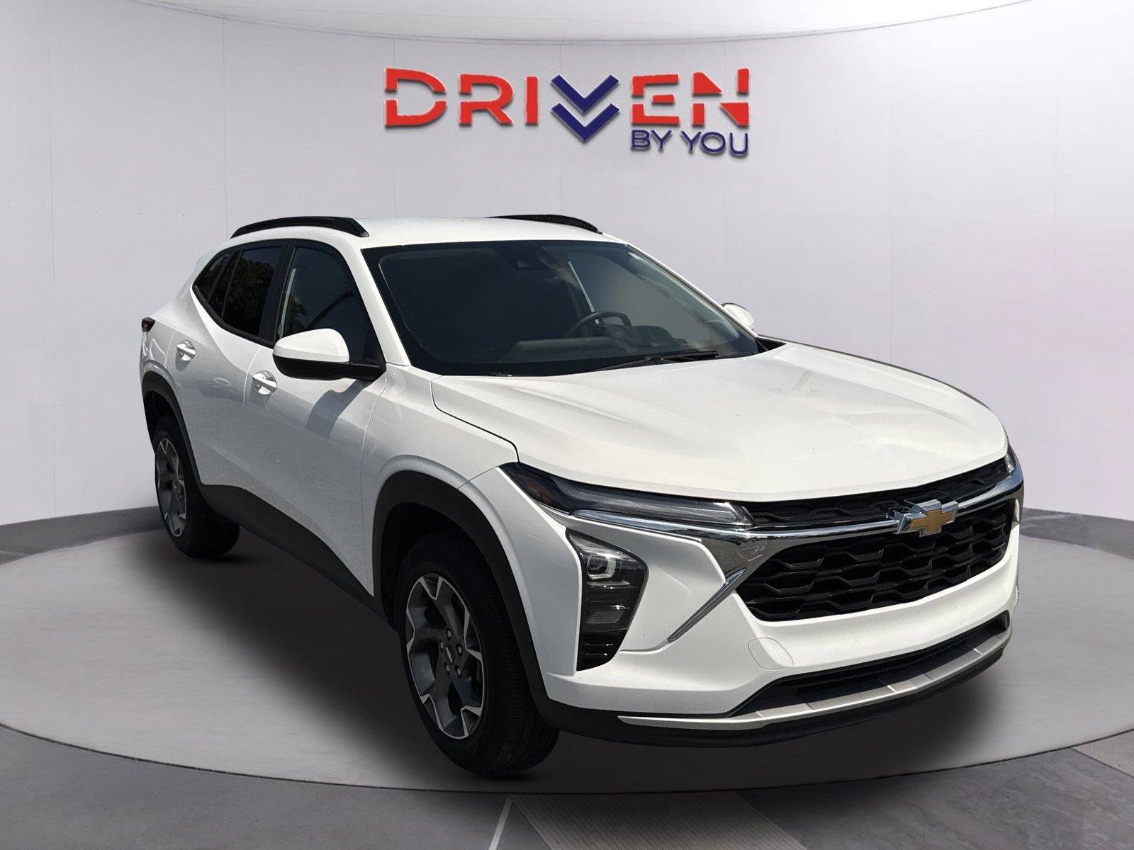 Used 2025 Chevrolet Trax LT w/ LT Convenience Package FWD image 1