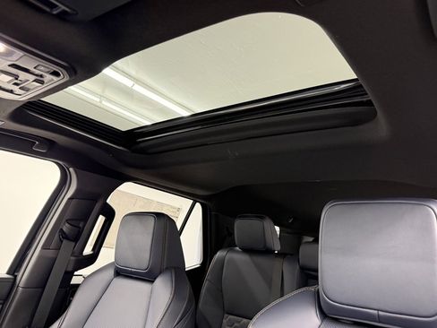 New 2025 Toyota 4Runner 4WD image 18