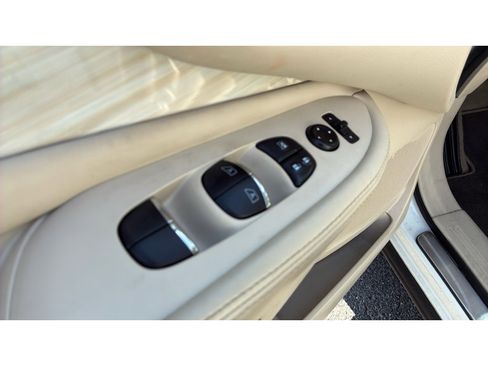 Used 2015 Nissan Murano Platinum w/ Platinum Technology Package image 9