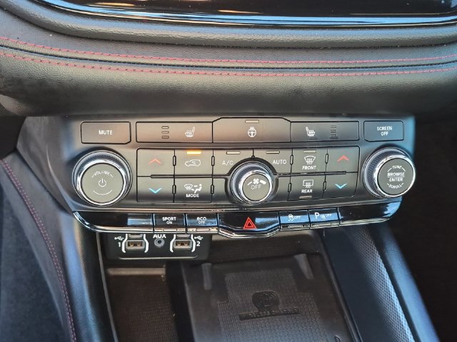 Used 2022 Dodge Durango R/T w/ Blacktop Package AWD/4WD image 25