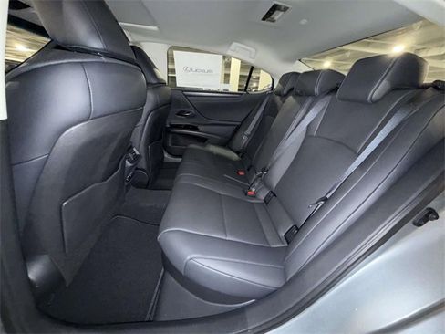 New 2025 Lexus ES 300h w/ Premium Package image 13