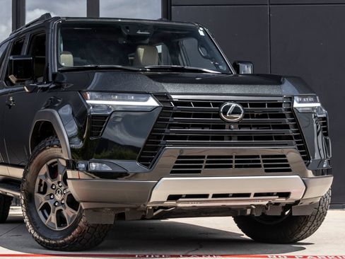 Used 2024 Lexus GX 550 AWD/4WD image 5