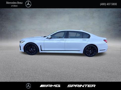 Used 2022 BMW 740i w/ M Sport Package RWD image 3