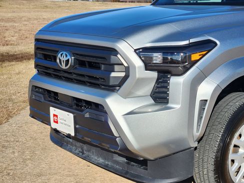 Used 2024 Toyota Tacoma SR image 10