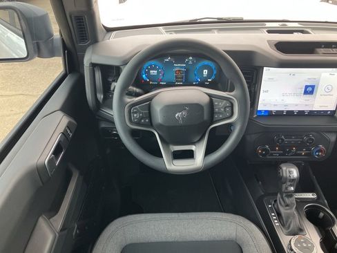 New 2025 Ford Bronco 4-Door image 23