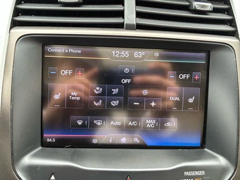 Used 2013 Ford Edge SEL FWD image 25