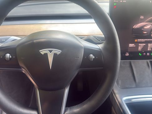 Used 2023 Tesla Model Y AWD image 14