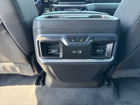 Used 2022 Chevrolet Silverado 1500 LTZ w/ LTZ Convenience Package II AWD/4WD image 7