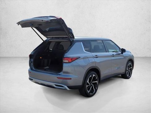 Used 2023 Mitsubishi Outlander SE FWD image 9
