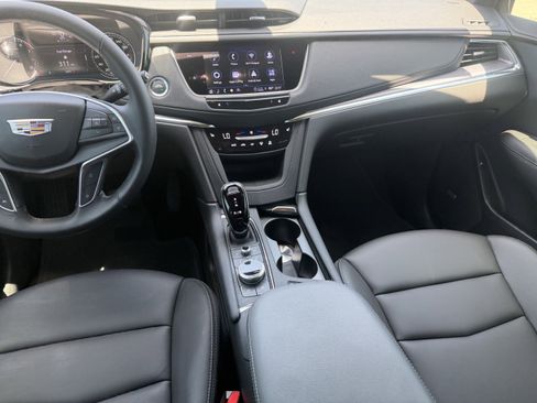 Certified 2025 Cadillac XT5 Luxury FWD image 15