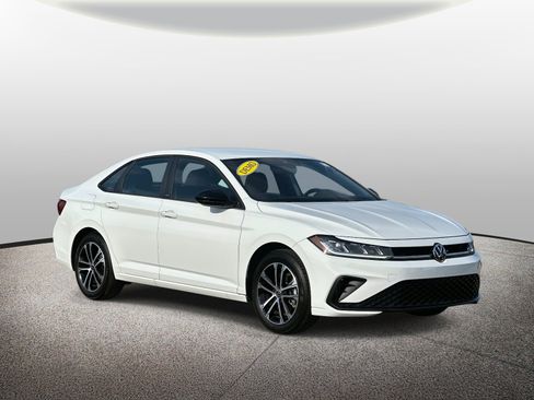 Used 2025 Volkswagen Jetta Sport image 7