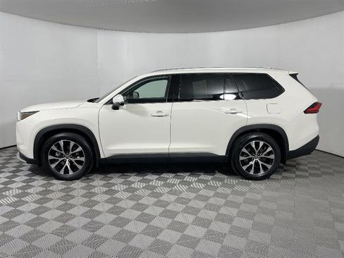 Certified 2024 Toyota Grand Highlander AWD Hybrid image 4