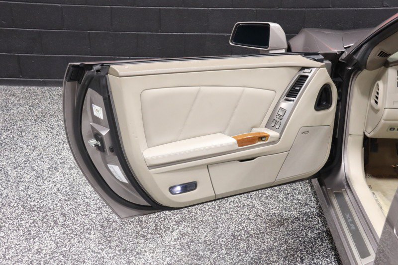 Used 2005 Cadillac XLR RWD image 36