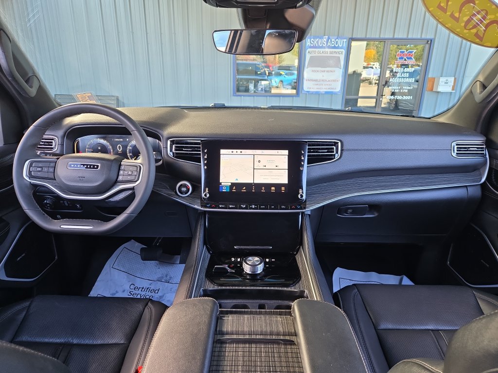 Used 2022 Jeep Wagoneer Series II AWD/4WD image 19