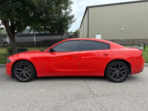Used 2021 Dodge Charger SXT w/ Blacktop Package RWD image 9