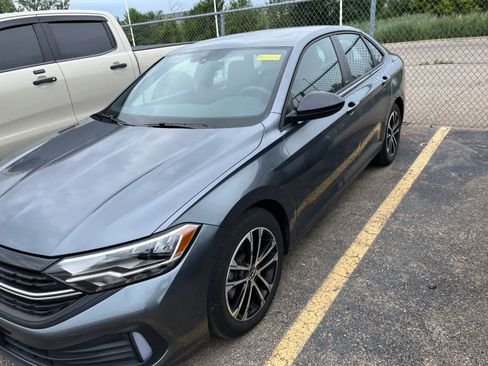 Used 2023 Volkswagen Jetta Sport FWD image 4