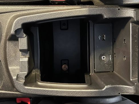 Used 2014 Ford Focus SE w/ SE Winter Package FWD image 23