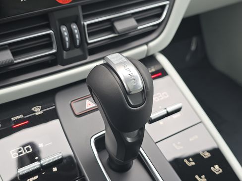 New 2026 Porsche Macan image 26