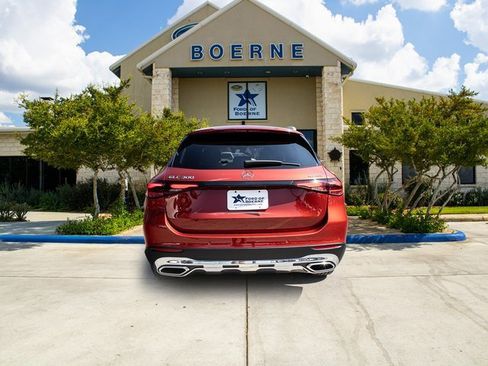 Used 2023 Mercedes-Benz GLC 300 4MATIC image 5