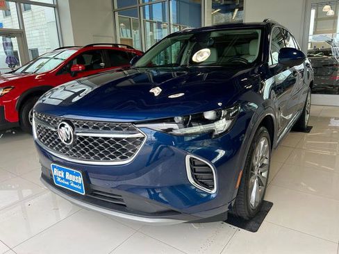 Used 2022 Buick Envision Avenir w/ Technology Package II image 2