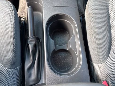 Used 2011 Suzuki Equator Sport image 18