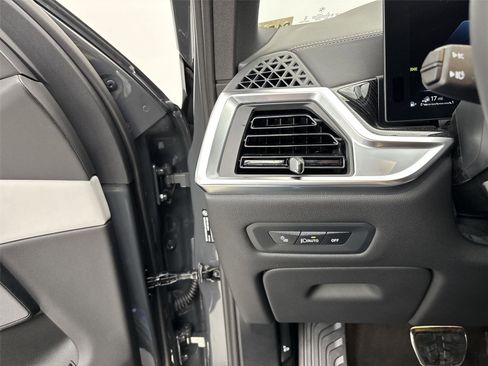 New 2026 BMW X5 xDrive50e AWD/4WD image 31
