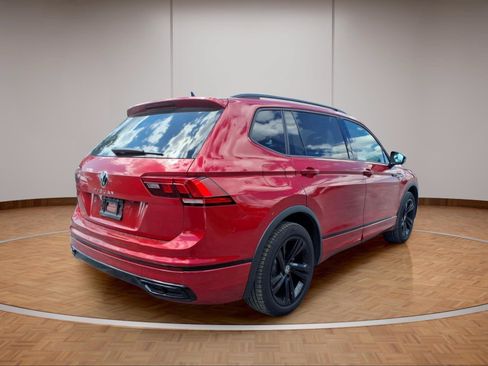 Used 2024 Volkswagen Tiguan SE R-Line FWD image 6