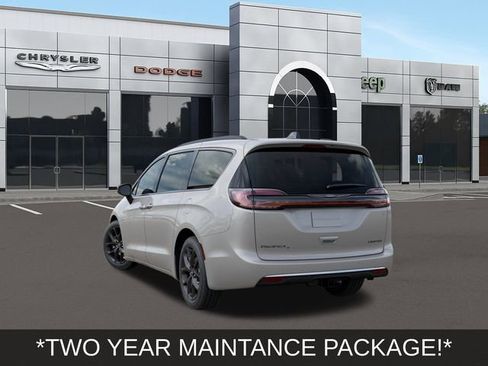 New 2026 Chrysler Pacifica Limited w/ Trailer Tow Group image 3