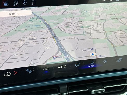 New 2026 Chevrolet Equinox EV LT image 18