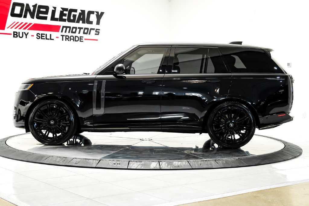 Used 2024 Land Rover Range Rover SE AWD/4WD image 13