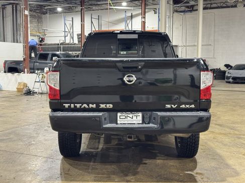 Used 2018 Nissan Titan SV w/ SV Convenience Package image 7