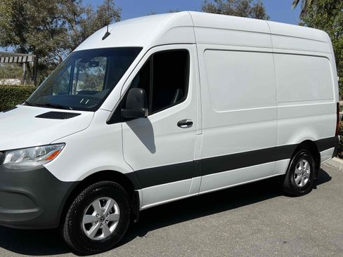 Used 2022 Mercedes-Benz Sprinter 1500 image 37