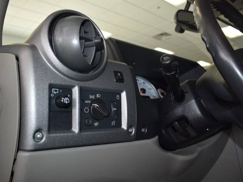 Used 2003 HUMMER H2 w/ Preferred Equipment Group AWD/4WD image 36