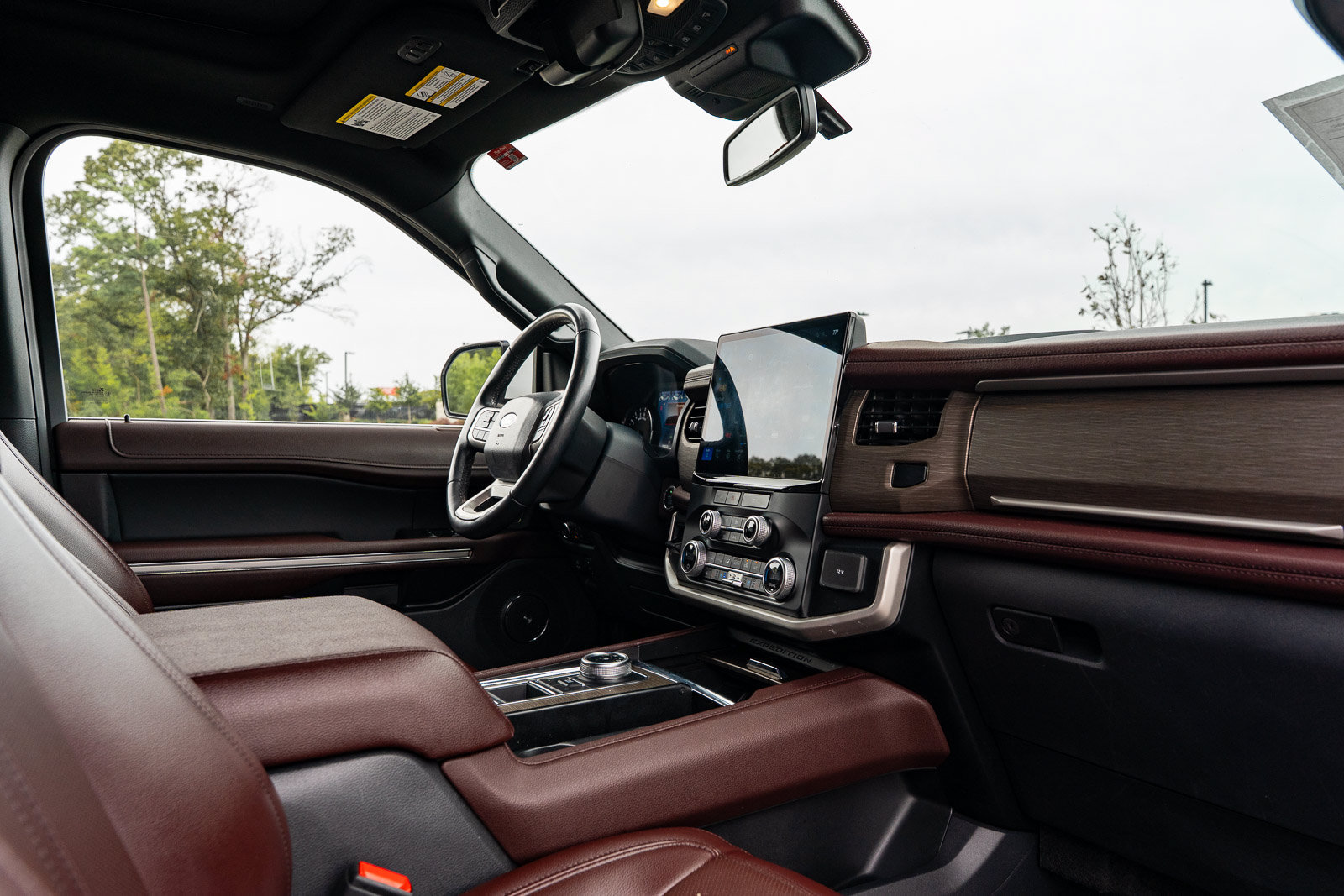 Used 2024 Ford Expedition Limited RWD image 12