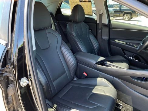 Used 2024 Hyundai Elantra Limited FWD image 31