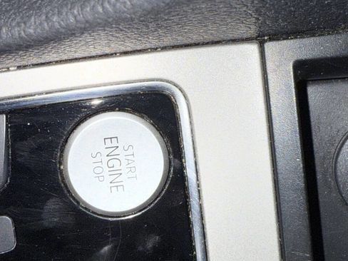 Used 2020 Volkswagen Passat 2.0T SE image 43