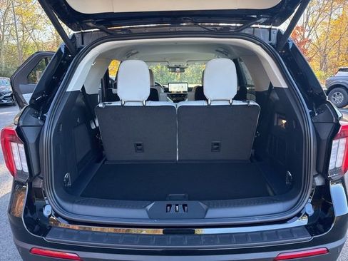New 2026 Ford Explorer Platinum w/ LUX Leather Package image 23