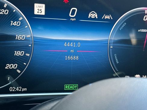 Used 2025 Mercedes-Benz E 53 AMG e 4MATIC Sedan image 19