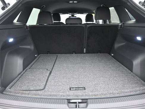 Used 2024 Volkswagen Atlas Cross Sport SE image 10