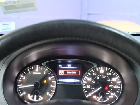 Used 2018 Nissan Altima 2.5 SV FWD image 18