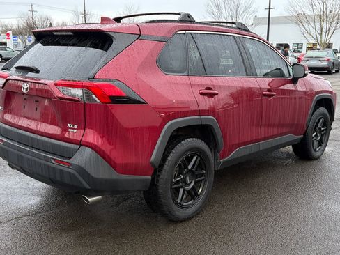Used 2022 Toyota RAV4 XLE image 4