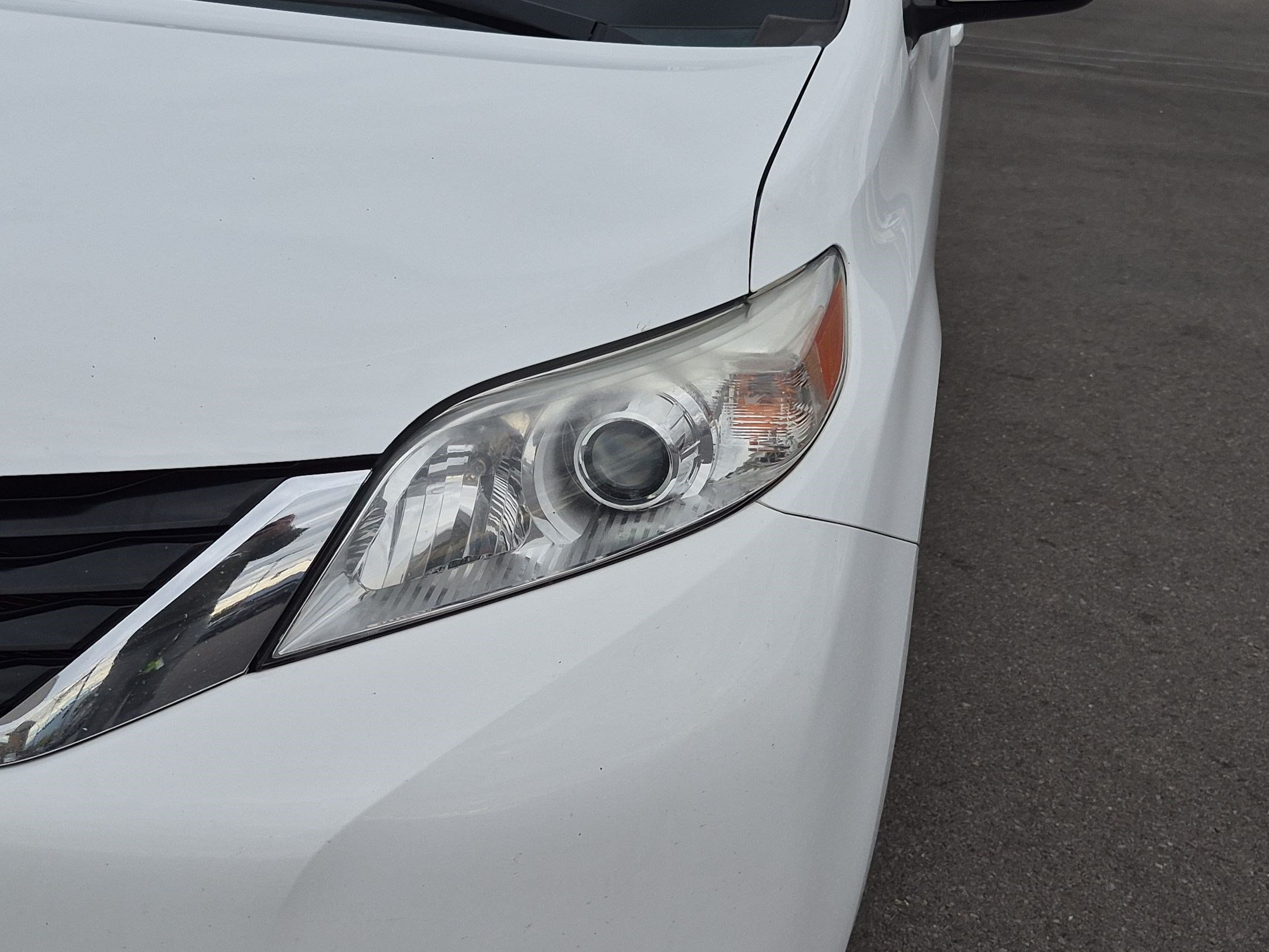 Used 2014 Toyota Sienna LE FWD image 12