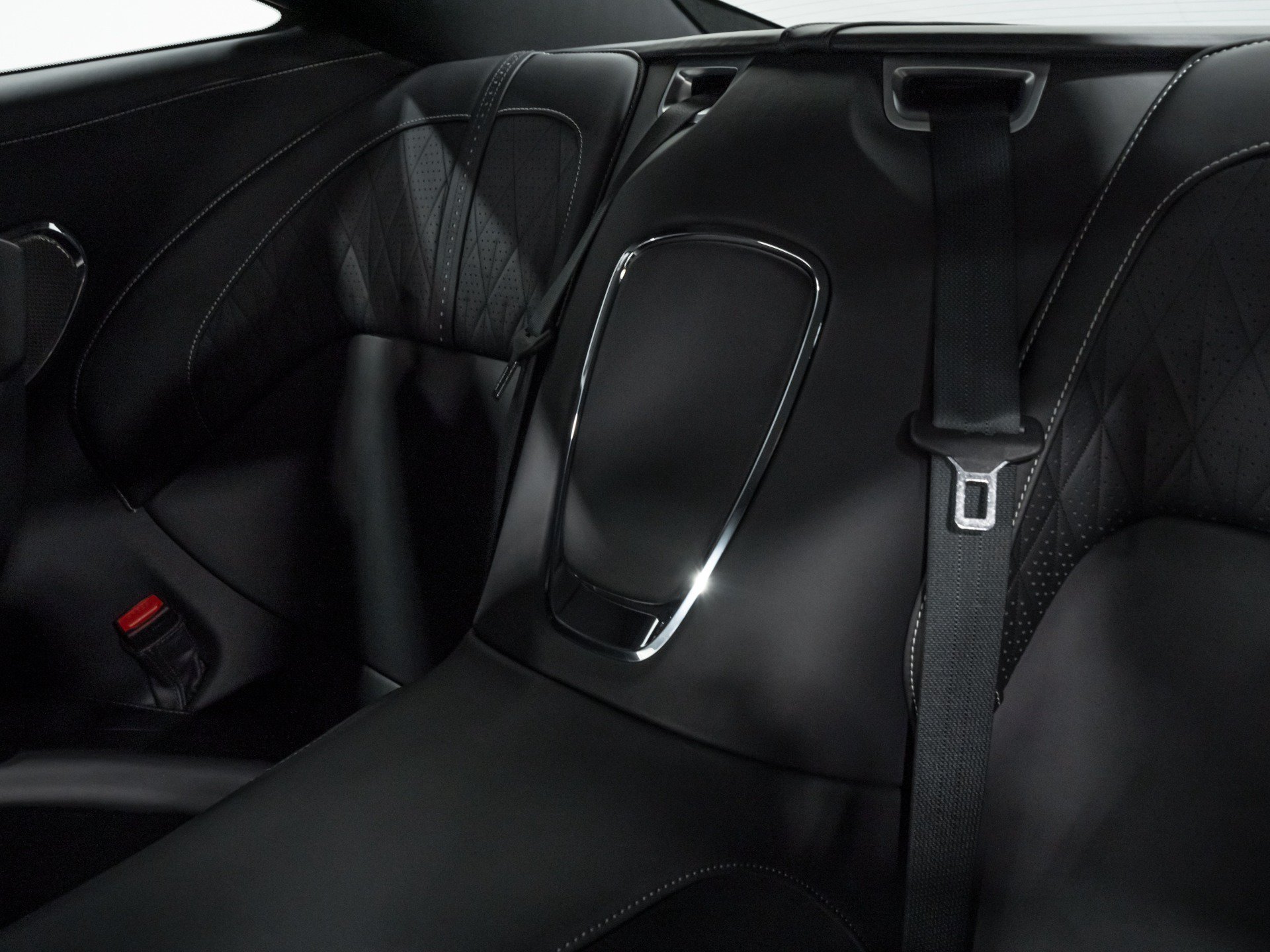 Used 2024 Aston Martin DB12 Coupe RWD image 60