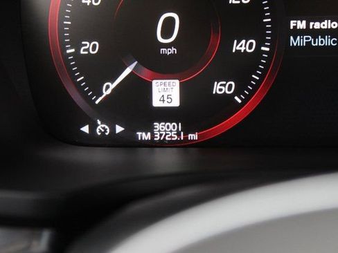 Certified 2022 Volvo S60 T8 R-Design image 31