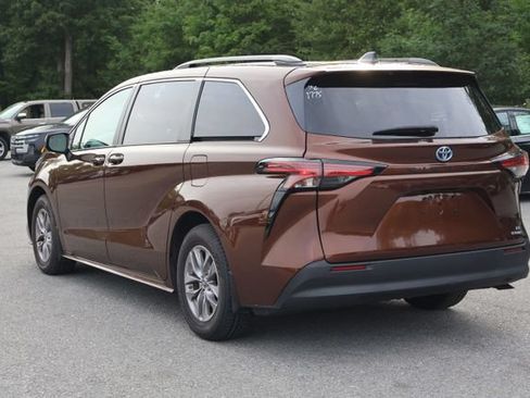 Used 2022 Toyota Sienna LE FWD image 5