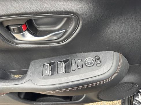 Used 2025 Honda HR-V Sport image 18