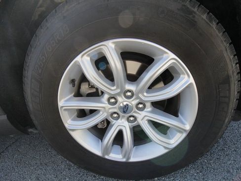 Used 2020 Ford Explorer 4WD image 14