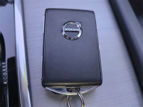 Used 2023 Volvo XC90 B5 Core w/ Protection Package Premier image 28